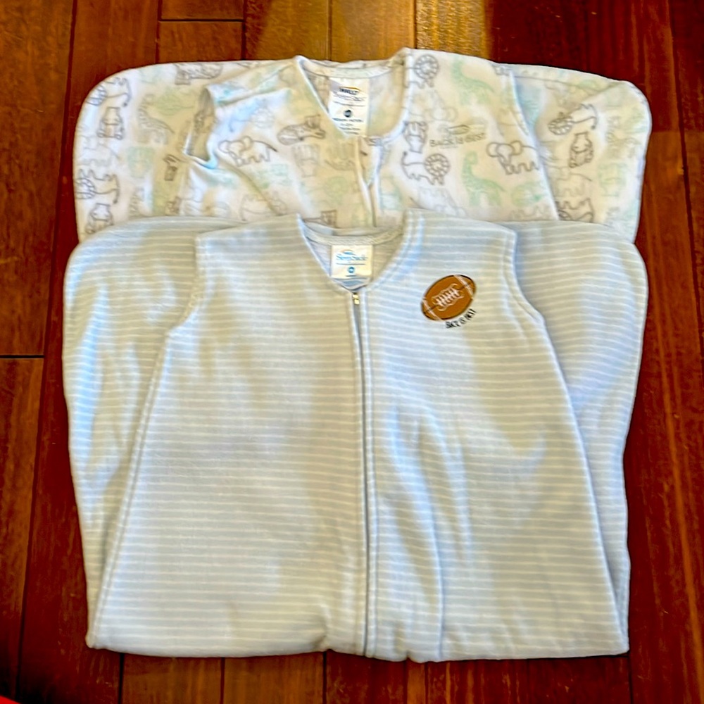 Halo fleece sleep sacks. Size medium. 6-12 months.